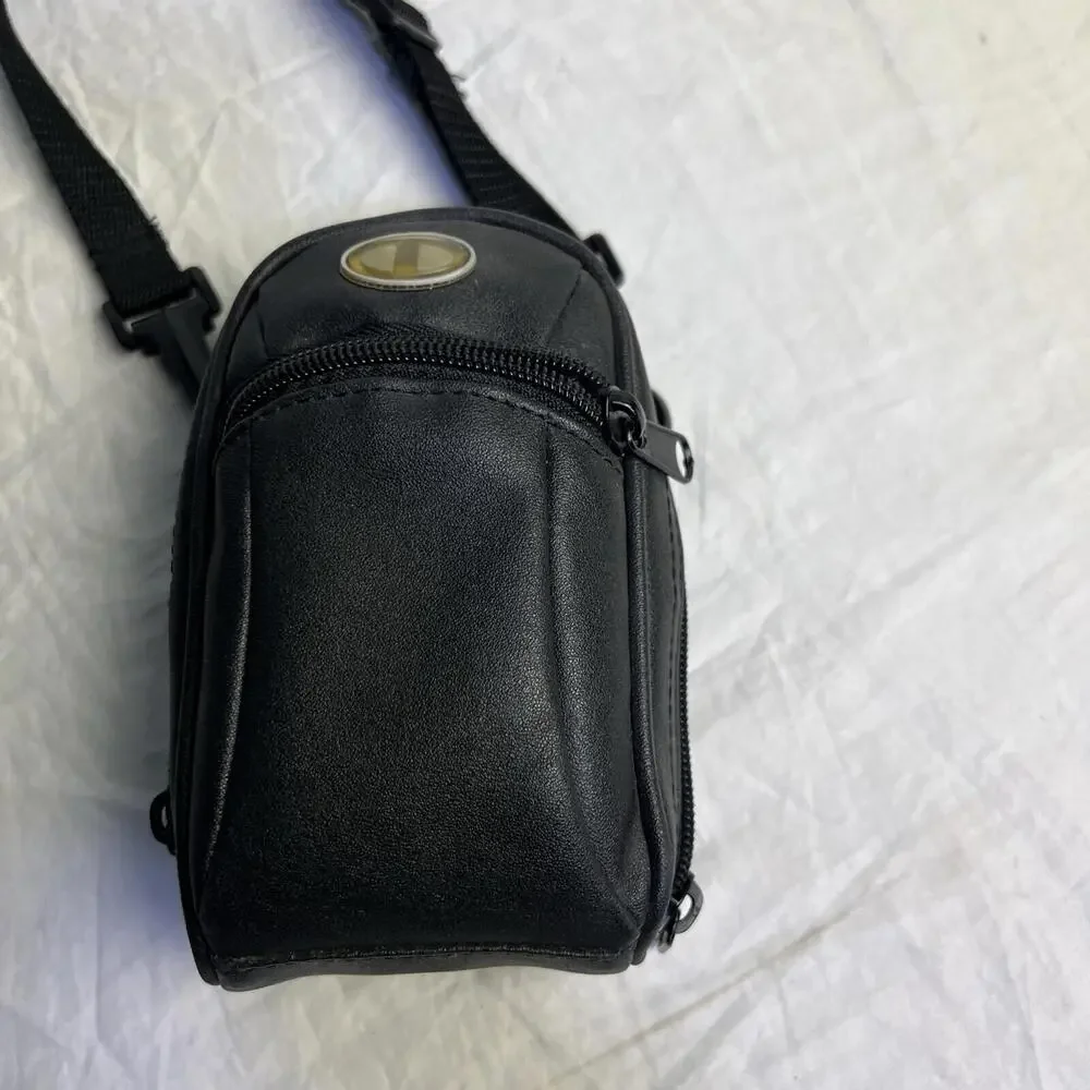 Nikon COOLPIX 885 3.2MP Digital Camera - Black (E885) NOT FULLY TESTED